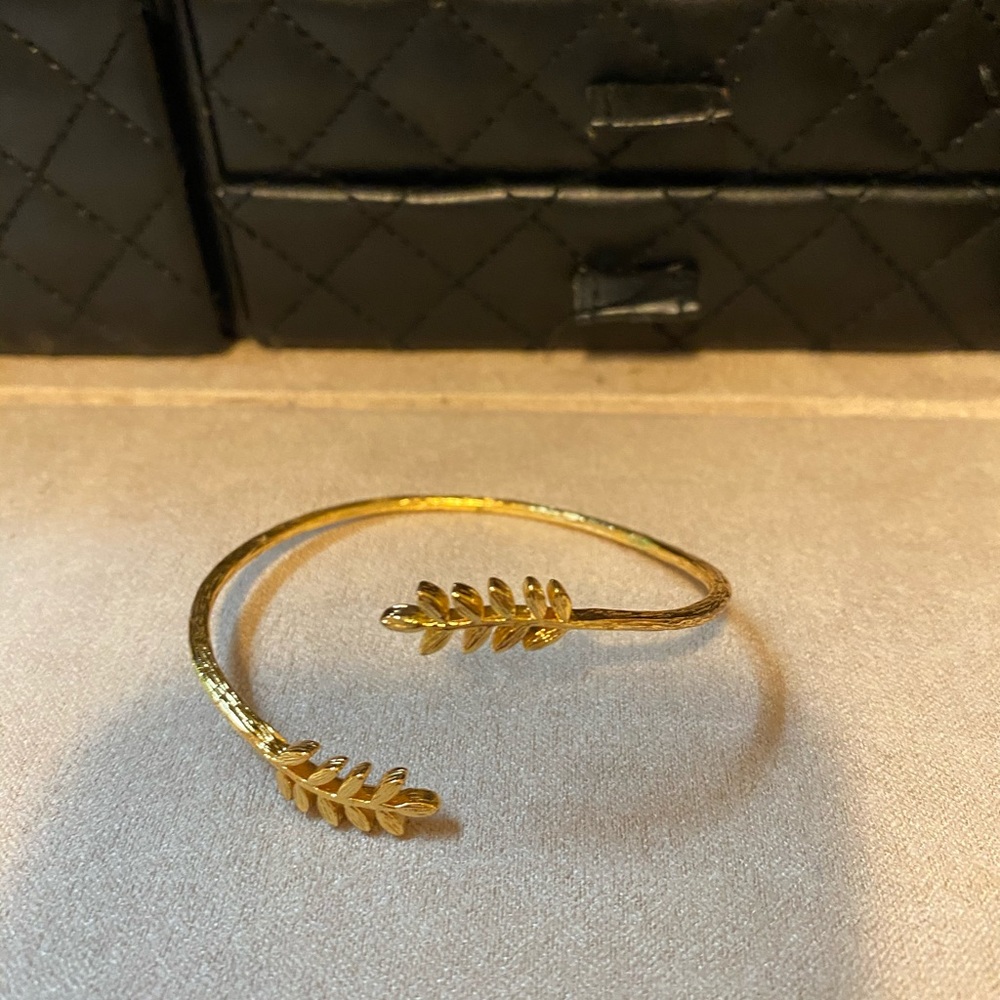Gorjana Olympia leaf cuff